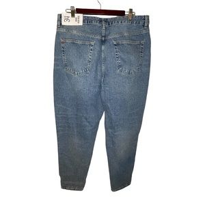 BDG Urban Outfitters denim women’s mom jeans Size 34